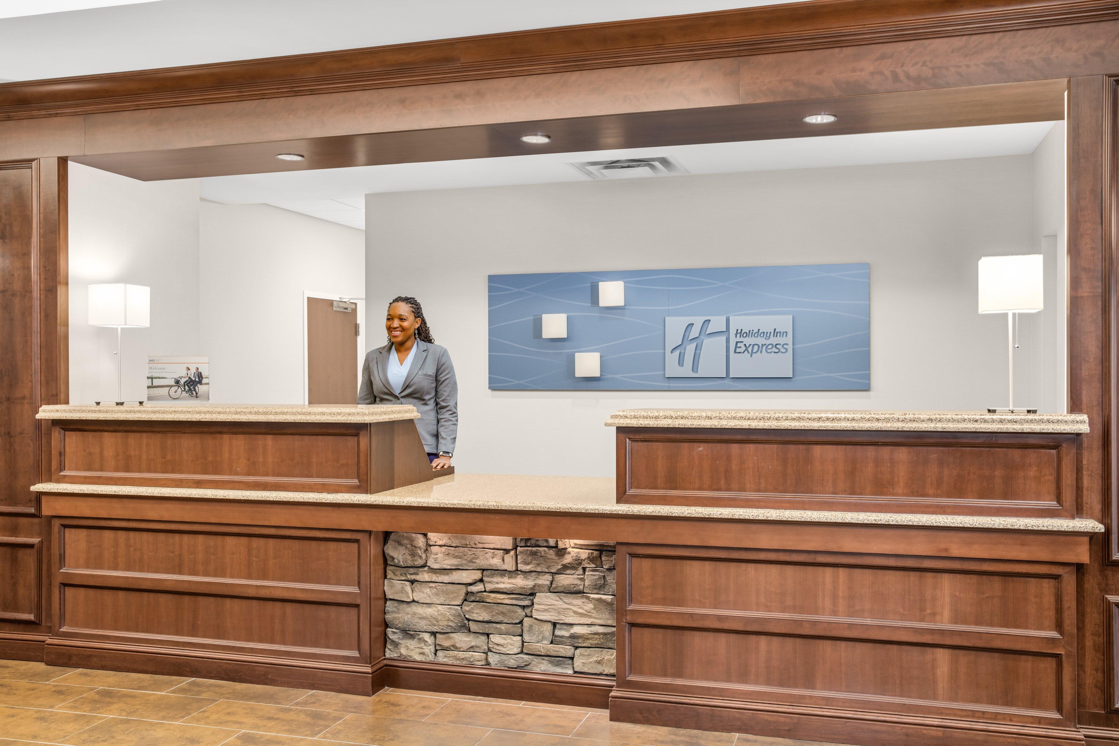 Holiday Inn Express & Suites Wilmington-Newark By Ihg Exterior foto