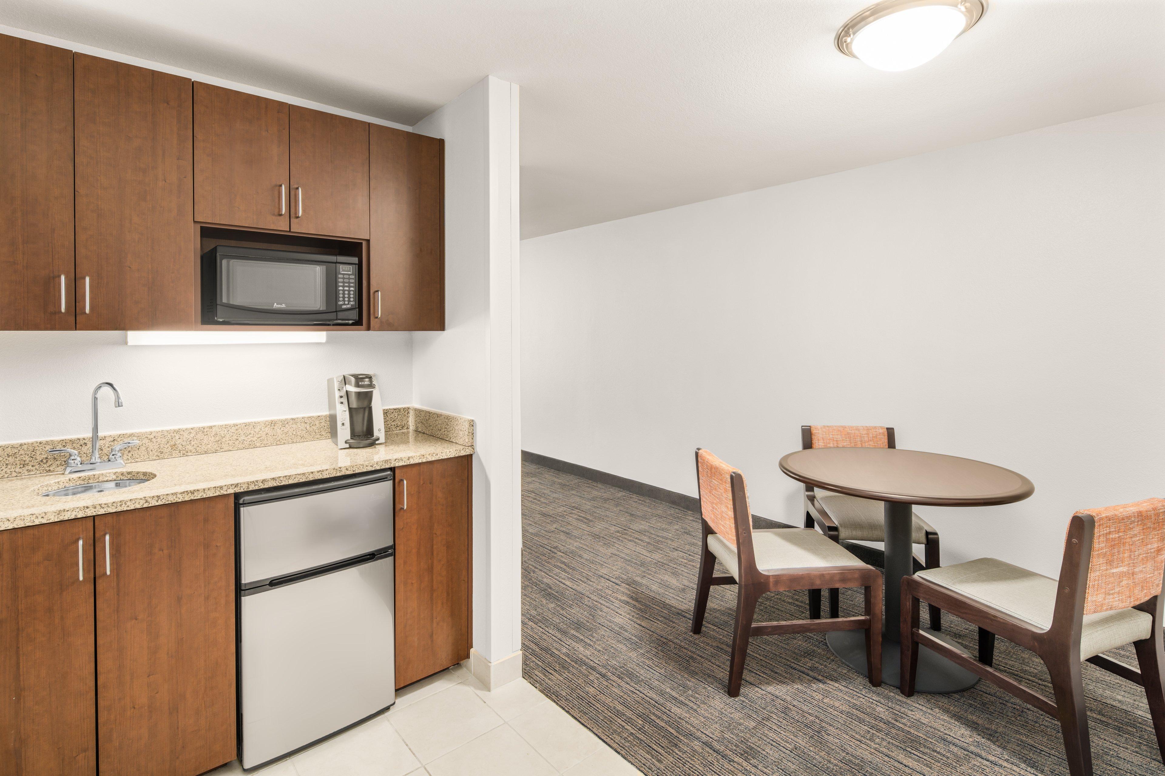 Holiday Inn Express & Suites Wilmington-Newark By Ihg Exterior foto