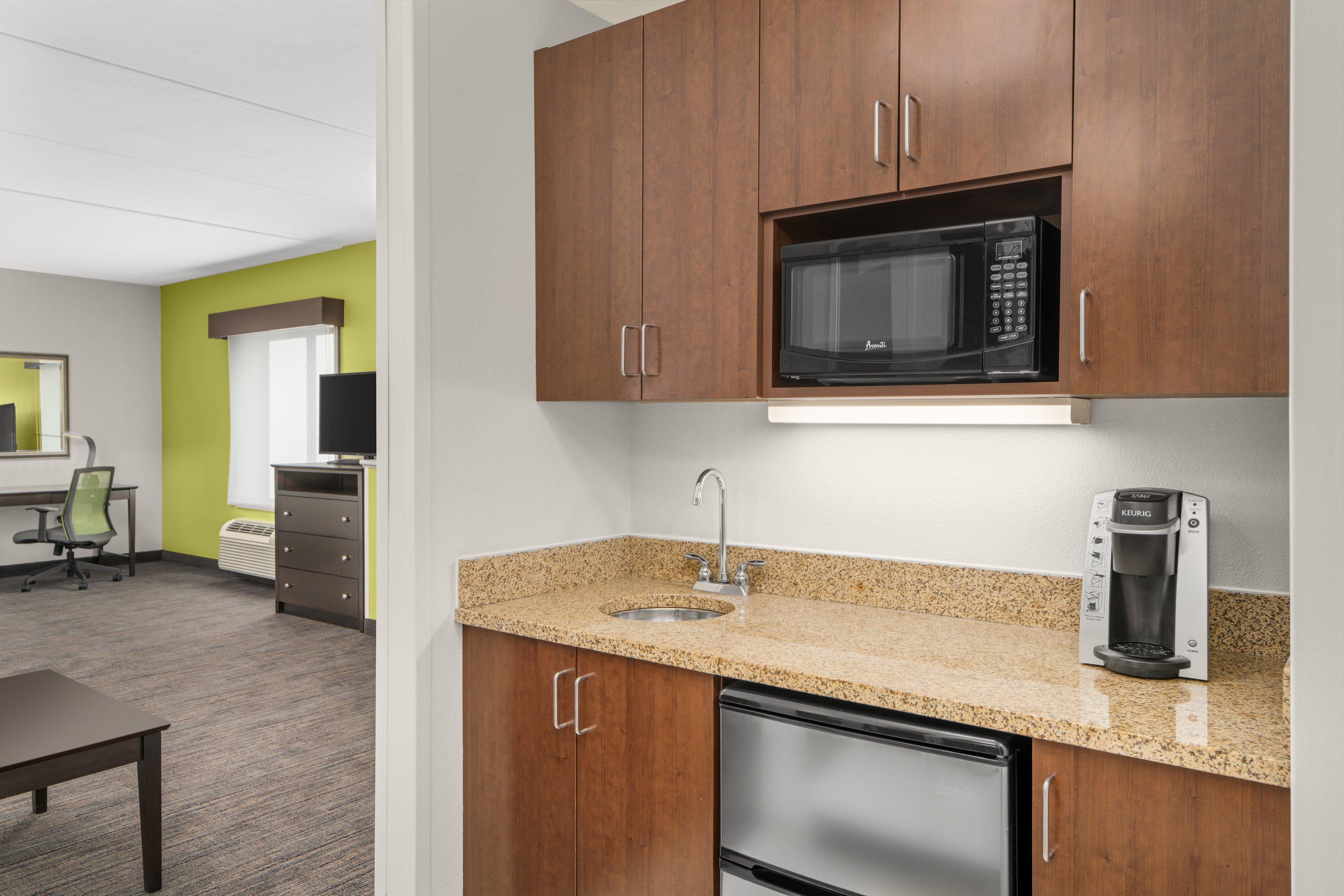 Holiday Inn Express & Suites Wilmington-Newark By Ihg Exterior foto